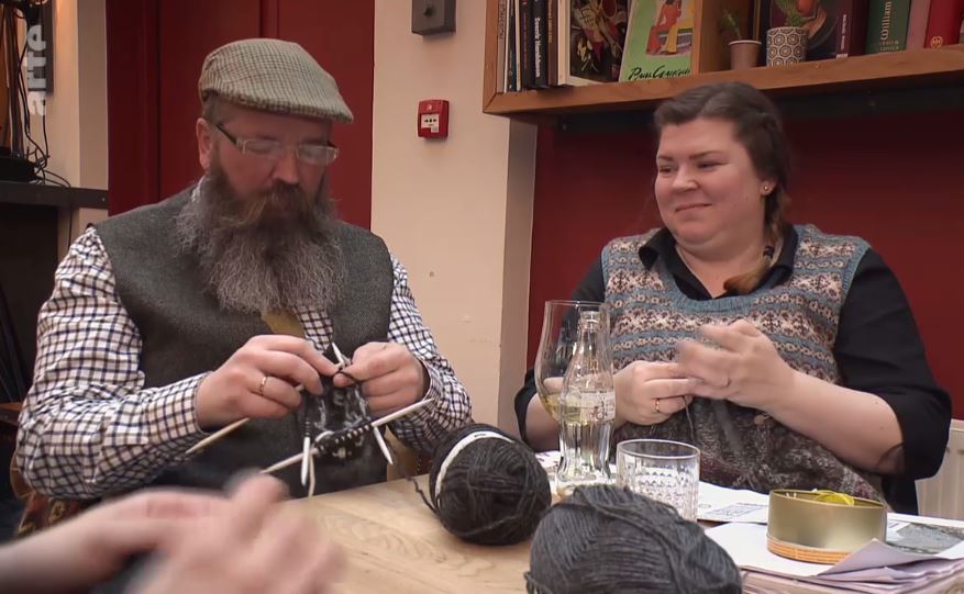 Szalik szydełkowy - "Islandia: robienie na drutach - narodowe hobby" Szaliki akryl, Żyj kolorowo 4 Szalik szydełkowy - "Islandia: robienie na drutach - narodowe hobby" Szaliki akryl, Żyj kolorowo 4 - Szydełko Pani Myszy