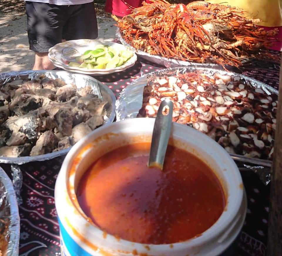 SZAL-ona NARZUTKA - Zanzibar Szale, Narzutki bawełna/akryl, W malinowym chruśniaku 4 SZAL-ona NARZUTKA - Zanzibar Szale, Narzutki bawełna/akryl, W malinowym chruśniaku 3 - Szydełko Pani Myszy