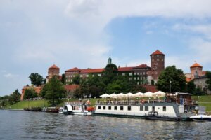 *Bluzka na niedzielny spacer - Kolorowe schody Bluzki dostępne, Niebieskie migdały 2 - Szydełko Pani Myszy