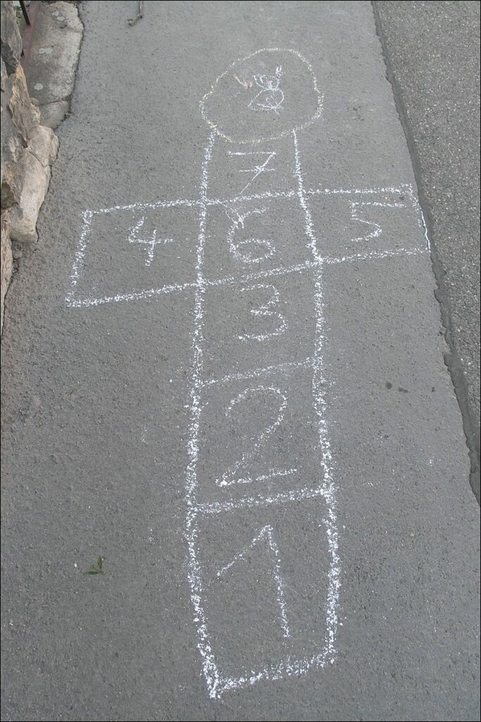 Dywanik "gra w klasy" Dywaniki bawełna, dostępne, Sznurkowe dziergadła, Żyj kolorowo 8 Dywanik "gra w klasy" Dywaniki bawełna, dostępne, Sznurkowe dziergadła, Żyj kolorowo 8 - Szydełko Pani Myszy