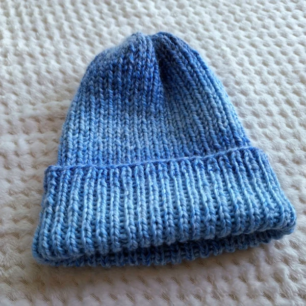 Czapka „beanie na niebiesko” - Szydełko Pani Myszy 4