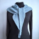 Szaliczek dzianinowy "Cantaloupe Shawl" - morska zieleń 5 Szaliczek dzianinowy "Cantaloupe Shawl" - morska zieleń - obrazek 5