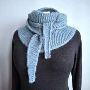 Szaliczek dzianinowy „Cantaloupe Shawl” – morska zieleń Szaliczek dzianinowy „Cantaloupe Shawl” – morska zieleń - Szydełko Pani Myszy
