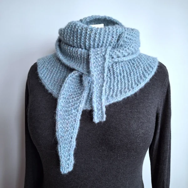 Szaliczek dzianinowy „Cantaloupe Shawl” – morska zieleń Szaliczek dzianinowy „Cantaloupe Shawl” – morska zieleń - Szydełko Pani Myszy 2